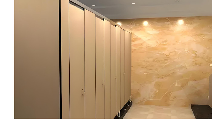 金屬蜂窩板在高檔商場(chǎng)衛(wèi)生間隔斷中的應(yīng)用